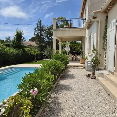 4 Bedrooms Near By Sweet Vila