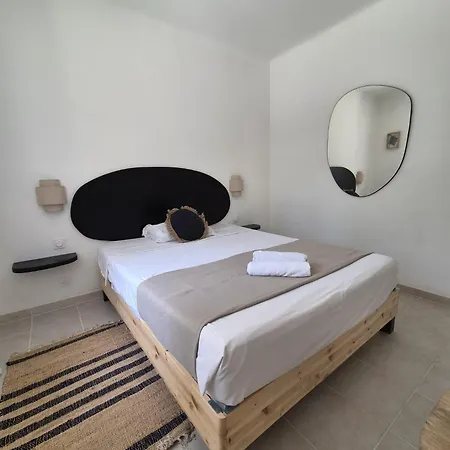 4 Bedrooms Near By Sweet Vila *