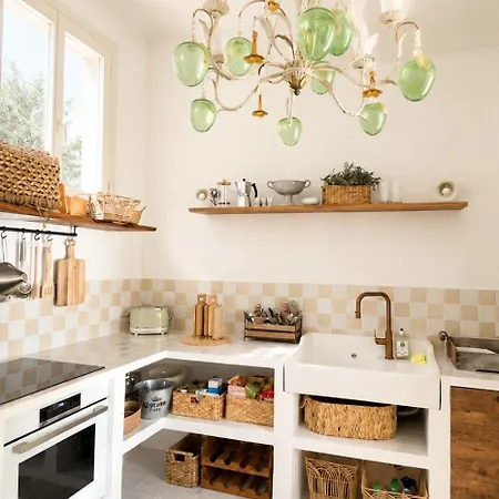 Vila 4 Bedrooms Near By Sweet Saint-Raphaël