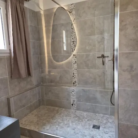 Vila 4 Bedrooms Near By Sweet Saint-Raphaël