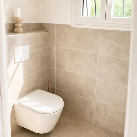 Vila 4 Bedrooms Near By Sweet